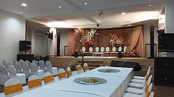 ฉลองมงคลสมรส  รร.บ้านสวนคุณตา อ.วารินฯ